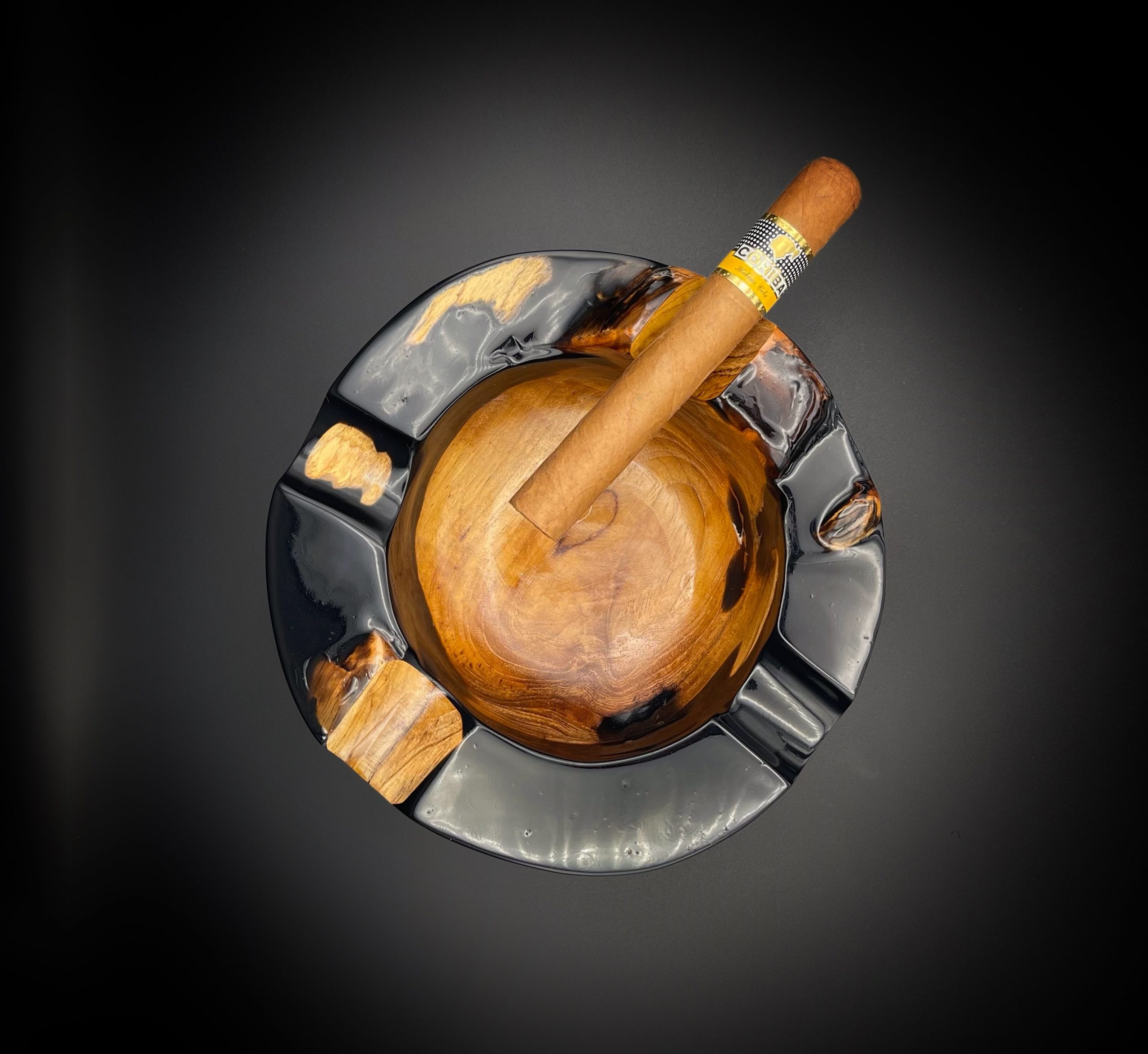 Cigar ashtray Kecil Black – Wood, Epoxy (1kg-20cm) – Cigar